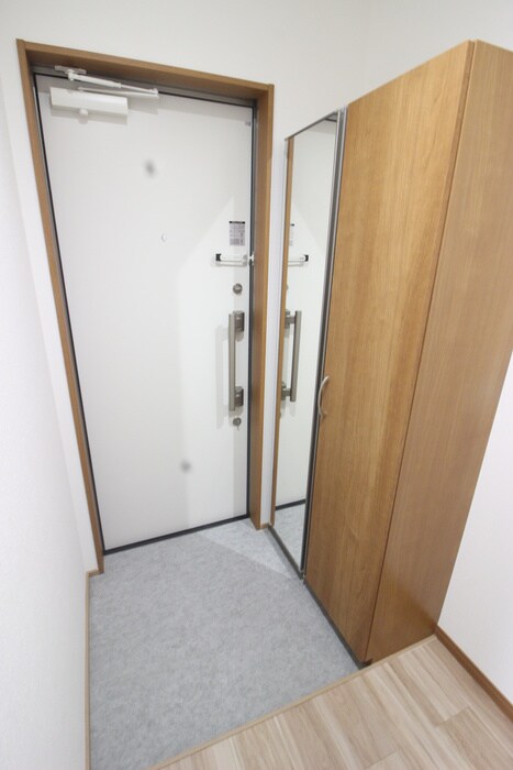 物件内観写真7　(玄関)