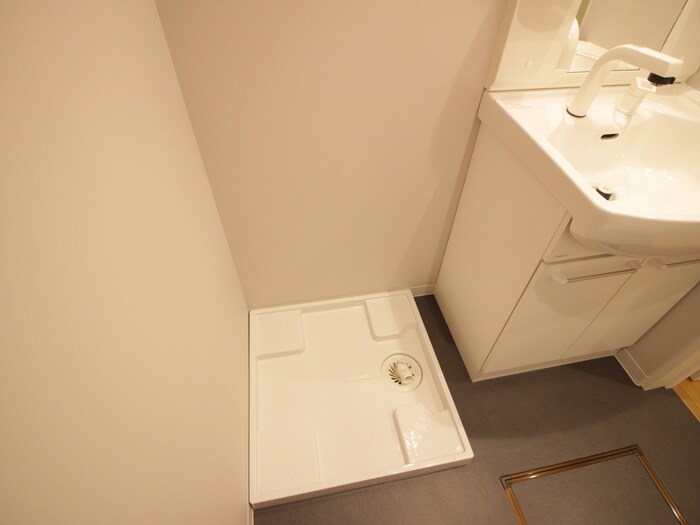 物件内観写真13　(洗濯機置場)