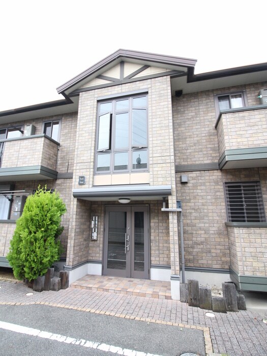 物件外観写真5　(エントランス部分)