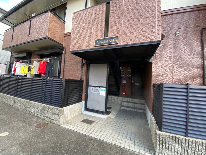 物件外観写真3　(エントランス部分)