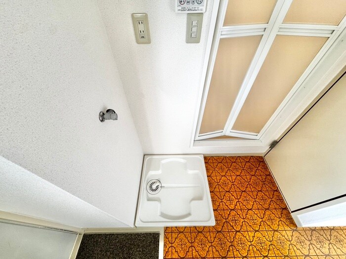 物件内観写真14　(洗濯機置場)