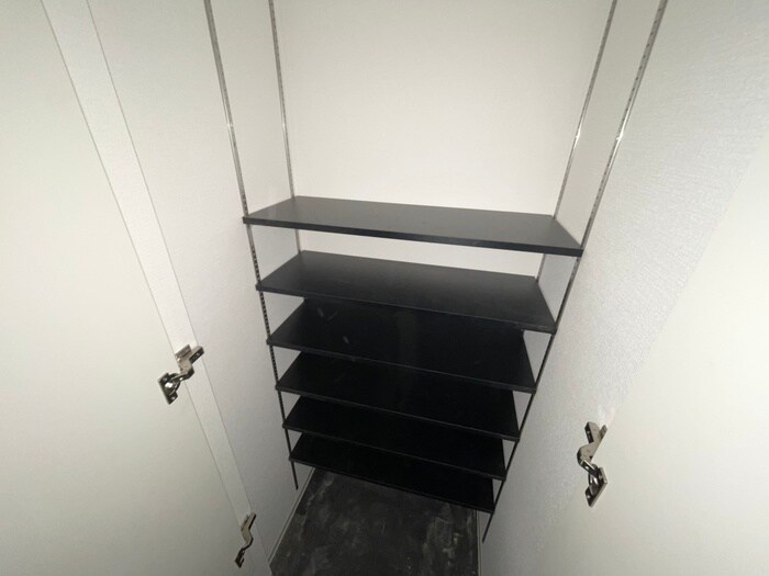 物件内観写真18　(靴箱)