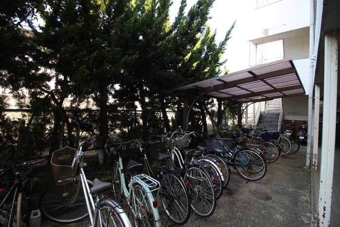 物件外観写真4　(駐輪場)