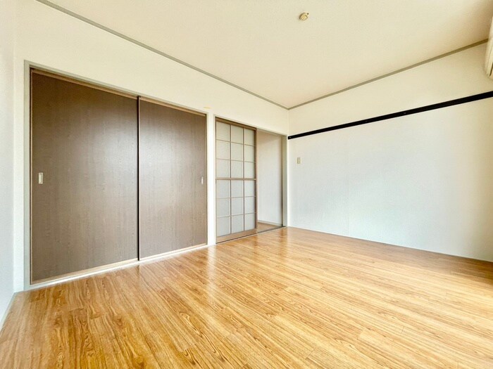 物件内観写真4　(居室)