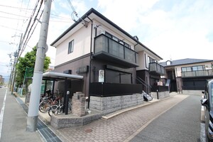 ハイツパ－クイ－スト　南外観写真