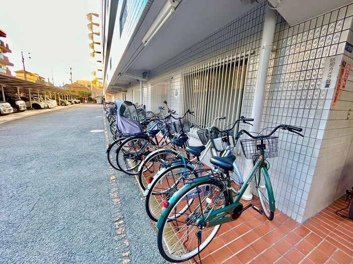 物件外観写真5　(駐輪場)