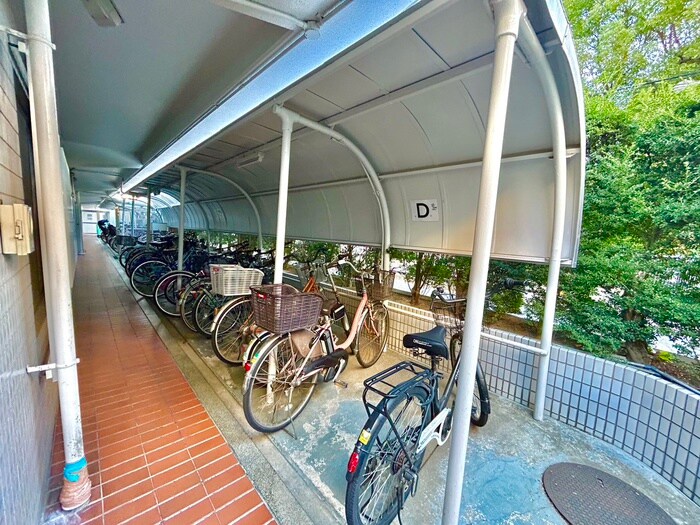 物件外観写真6　(駐輪場)