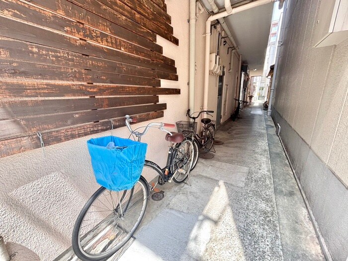 物件外観写真3　(駐輪場)