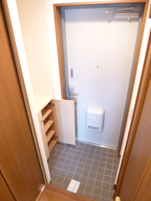 物件内観写真13　(玄関)
