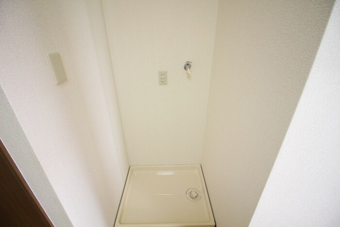 物件内観写真14　(洗濯機置場)