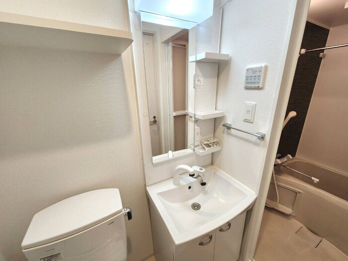 物件内観写真9　(洗面)