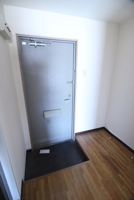 物件内観写真7　(玄関)