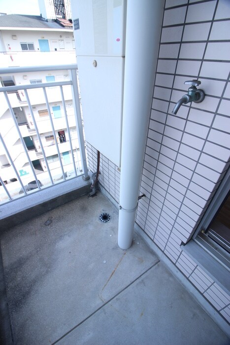 物件内観写真16　(洗濯機置場)