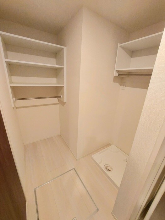 物件内観写真18　(洗濯機置場)