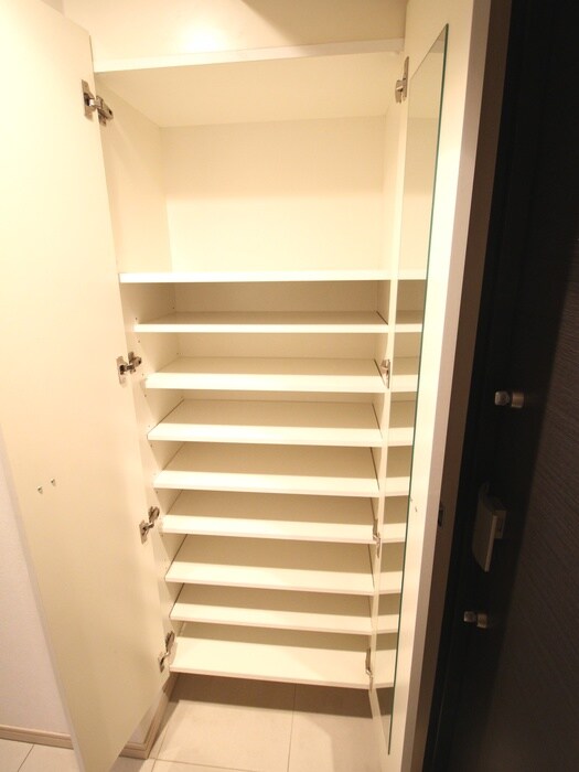 物件内観写真8　(靴箱)