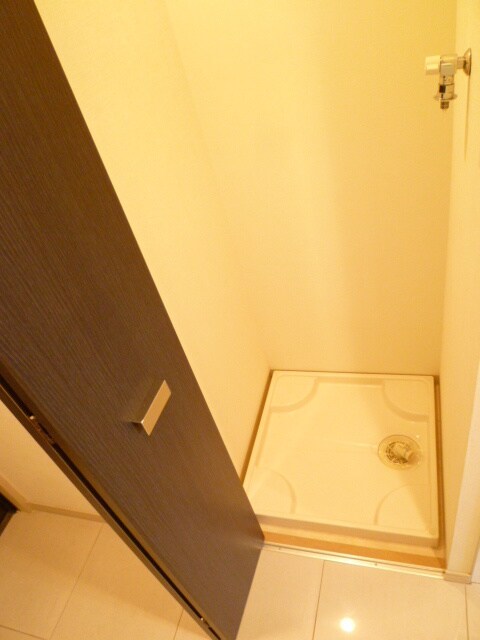 物件内観写真10　(洗濯機置場)