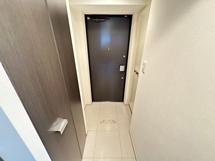 物件内観写真14　(玄関)