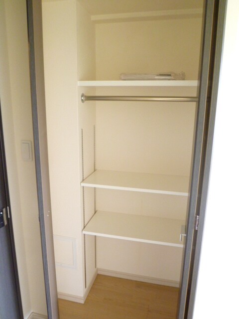 物件内観写真15　(収納)