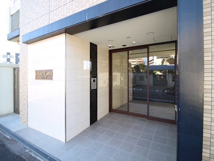 物件外観写真4　(エントランス部分)