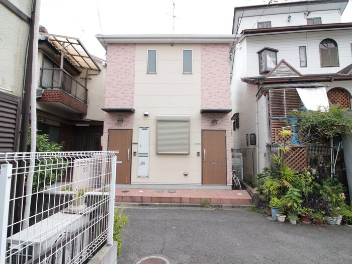 物件外観写真4　(エントランス部分)