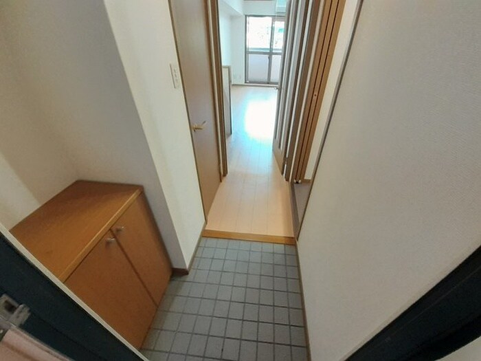 物件内観写真13　(玄関)