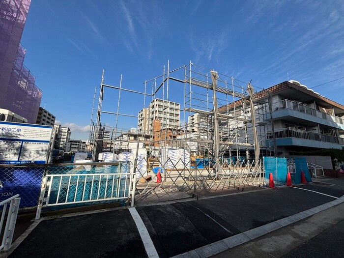 物件外観写真3　(建築中)