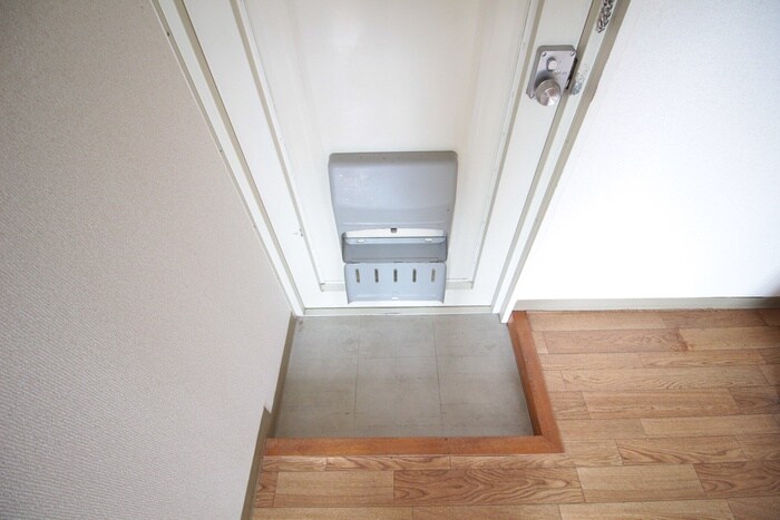 物件内観写真13　(玄関)