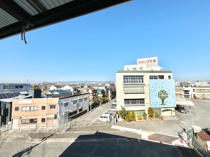 物件内観写真20　(室内からの展望)