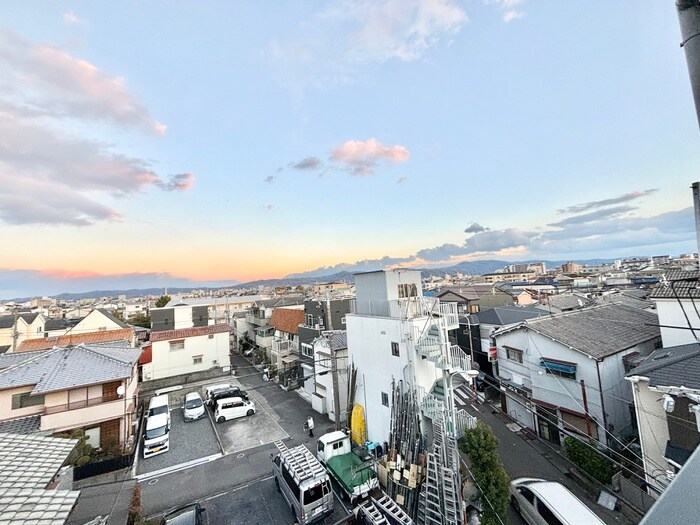 物件内観写真20　(室内からの展望)