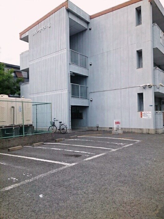 物件外観写真5　(駐車場)