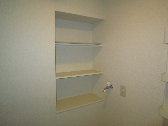 物件内観写真13　(収納)