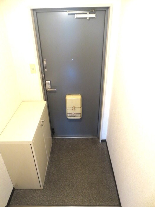 物件内観写真7　(玄関)