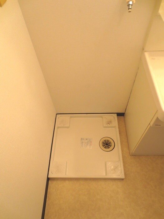 物件内観写真10　(洗濯機置場)