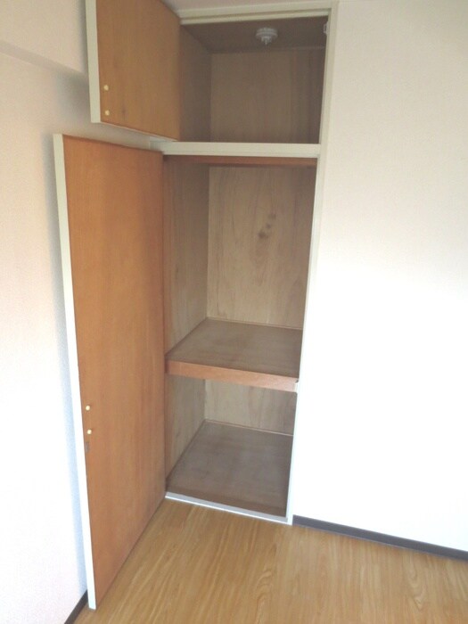 物件内観写真12　(収納)