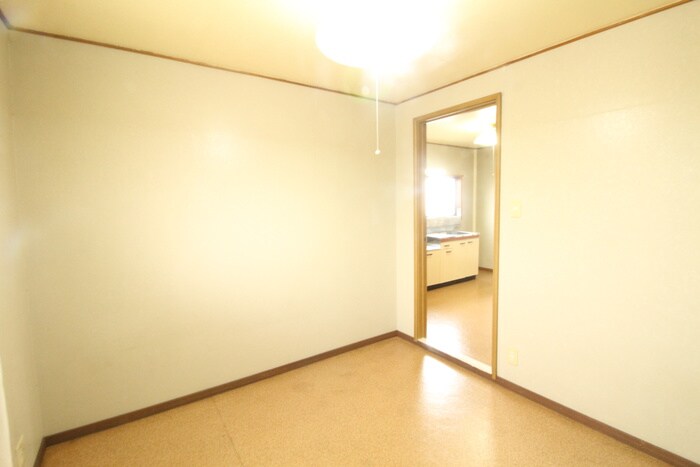 物件内観写真9　(居室)