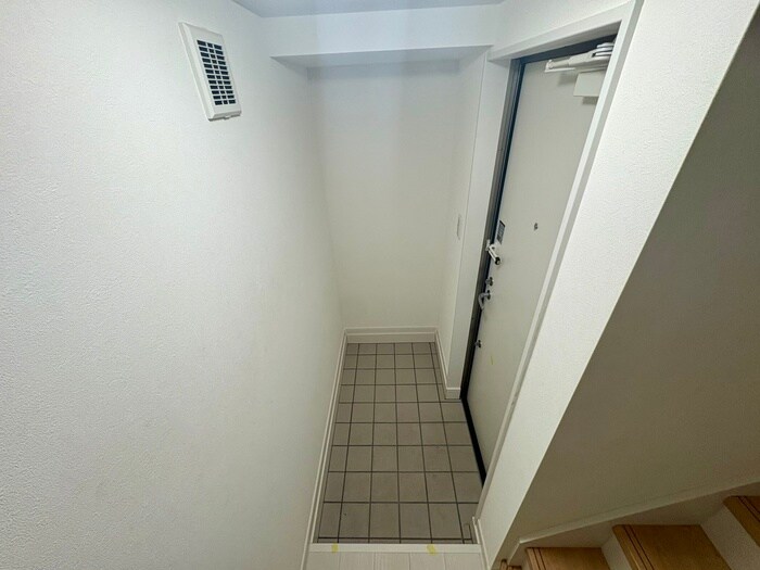 物件内観写真17　(玄関)