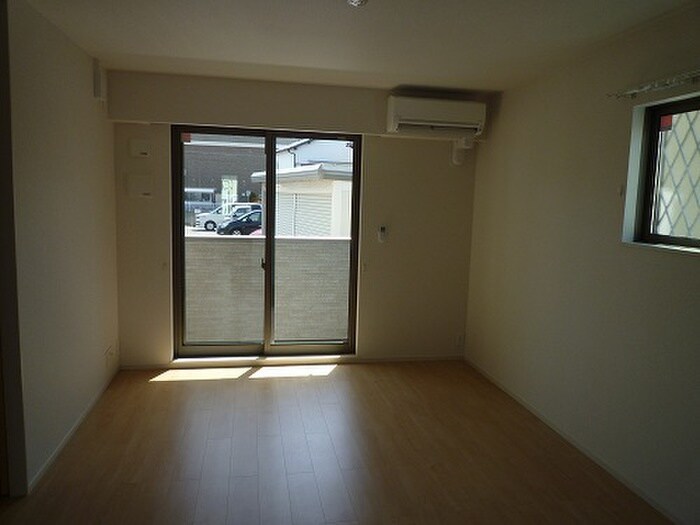 物件内観写真10　(居室)