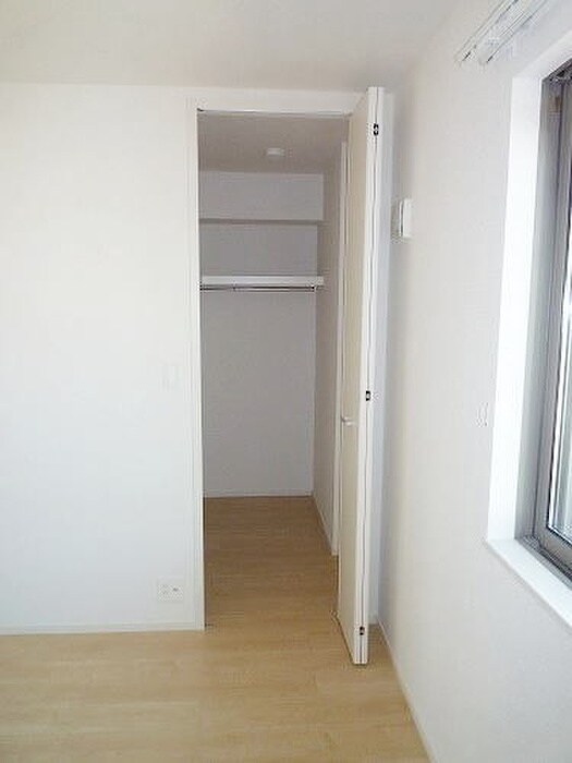 物件内観写真16　(収納)