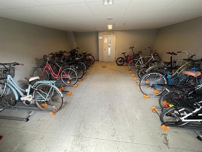 物件外観写真6　(駐輪場)