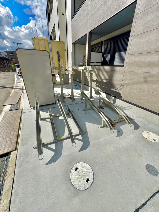 物件外観写真4　(駐輪場)