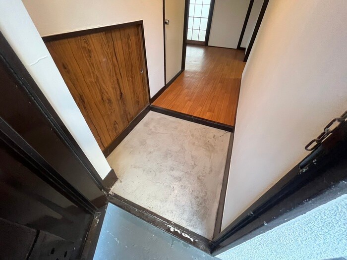 物件内観写真22　(玄関)