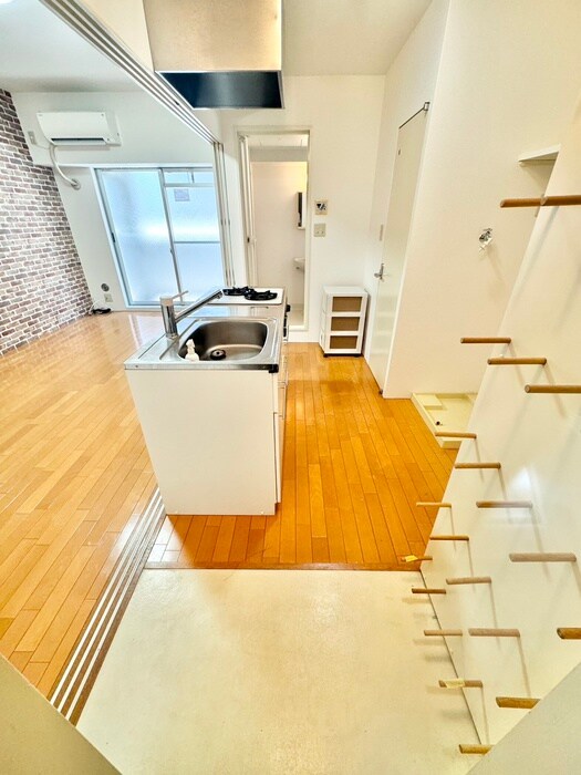 物件内観写真16　(玄関)