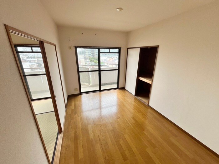 物件内観写真9　(居室)