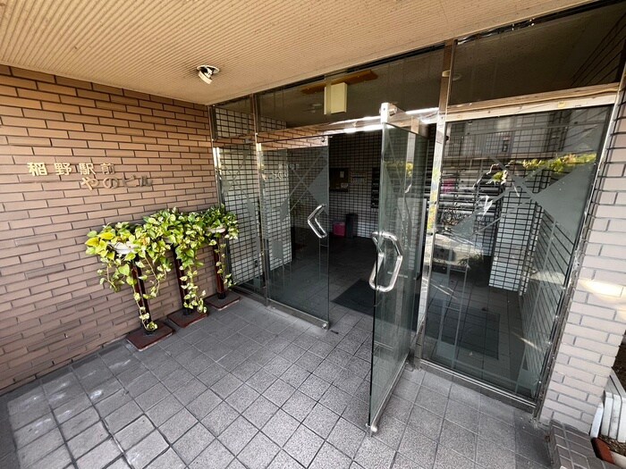 物件外観写真3　(エントランス部分)