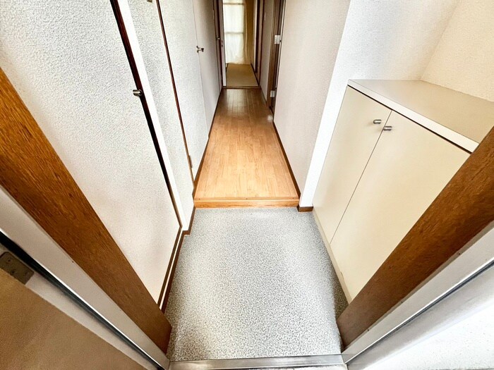 物件内観写真18　(玄関)