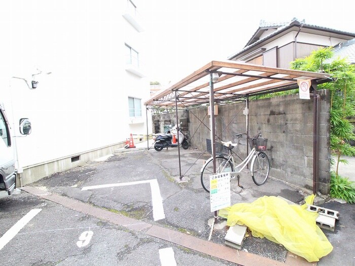 物件外観写真6　(駐輪場)