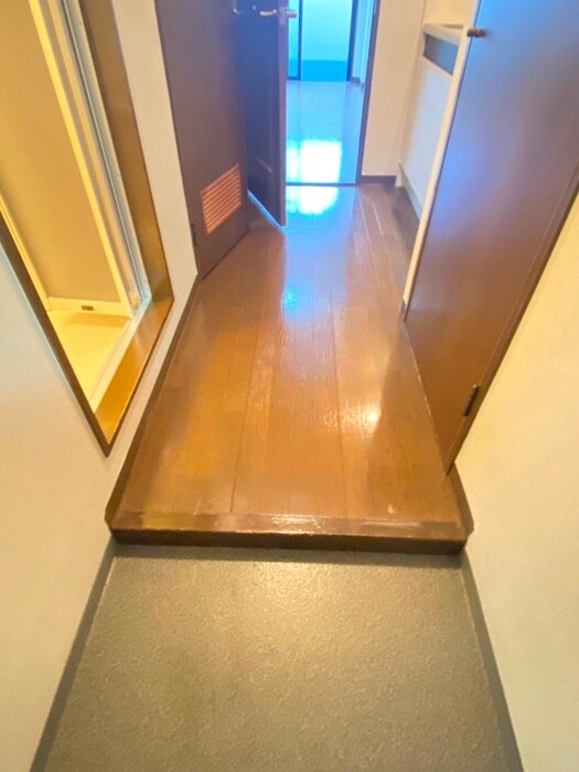 物件内観写真13　(玄関)