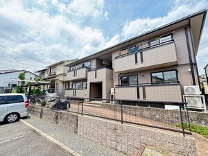 トゥインクル鳴滝外観写真