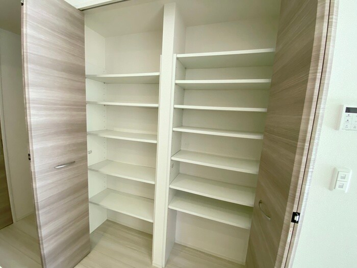 物件内観写真15　(収納)