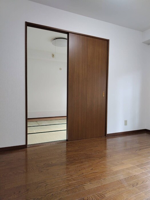 物件内観写真15　(居室)